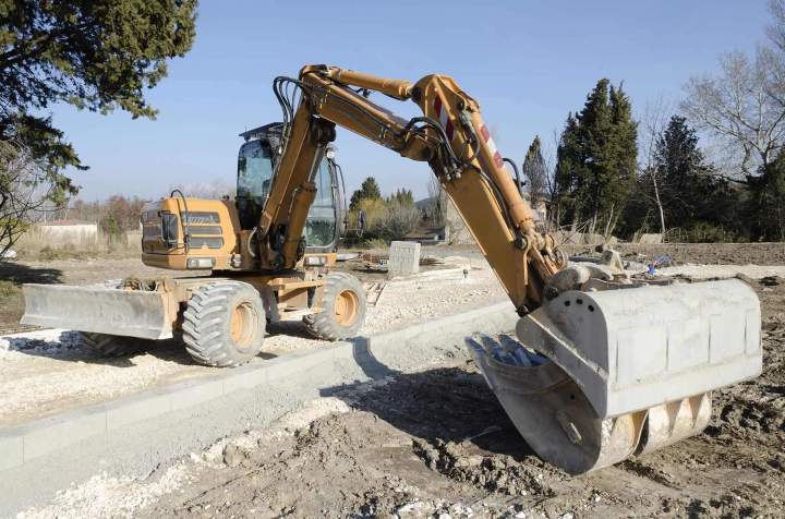 Préparation de sol et terrassement de terrain pour les fondations
